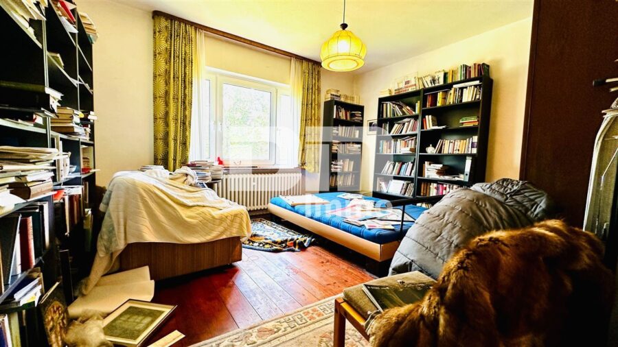 Herrschaftliches Ein- /Zweifamilienhaus BJ 1949 mit großem Garten in Traumlage - EG Schlafzimmer / Gästezimmer / Büro
